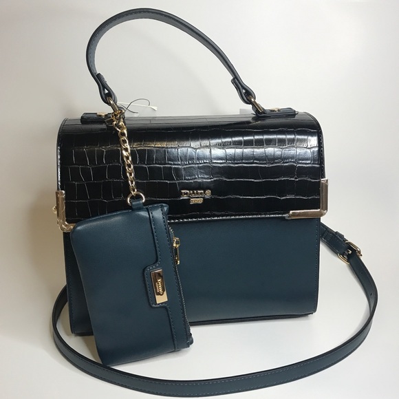 Chic teal purse - Picture 2 of 5